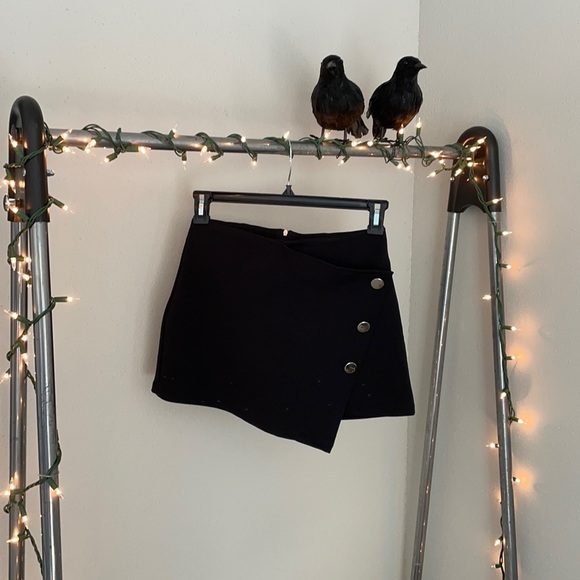 ✨Black Skorts✨ - Picture 2 of 10